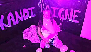 Cute milf kandi laigne pops balloons in fetish fun