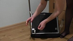 I fuck my hairy pussy and anal on the chair with masturbation