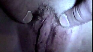 Nicole’s homemade amateur porn: a hairy and wet pussy feast