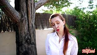 Kira, the naughty 32-year-old nurse, seduces in lingerie.