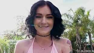 Slutty Rosalyn Sphinx works a BBC!