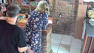 Złapałam męża na zdradzie z żoną sąsiada w tajnym romansie