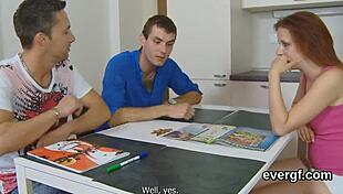 Konkurssissa oleva kaveri antaa seksikkään ystävän naidaa ex-tyttöystävänsä rahasta