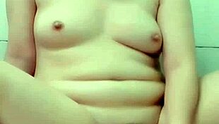 who knows this asian girl getting anal