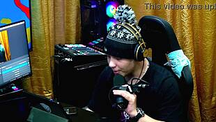 bia arches on table for hot presenter 😏🔥