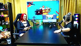 bia arches on table for hot presenter 😏🔥