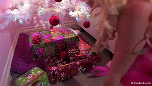 i'm britney amber playing with my ass in solo anal fun