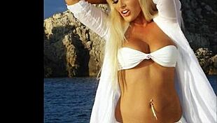 deutsche promi nutte daniela katzenberger in sexy jerk off challenge!