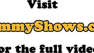 MILF glamour et belle-fille en talons hauts dans une histoire complète