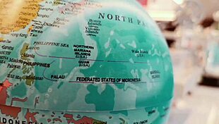 joven latina se masturba esperando gran polla española