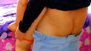 يا، ابنتي الزوجية اللطيفة رأتنا ننيك وتريد الانضمام للمتعة 😏