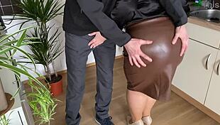 Mother-in-Law Soaks Hairy Pussy Under Urine Glass!