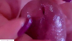 A teen's big ass lures a guy to her room