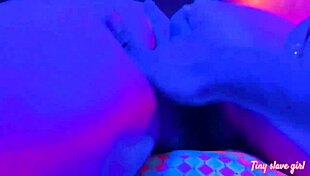 que rico cuando papi me pisa y me hace venir a chorros?