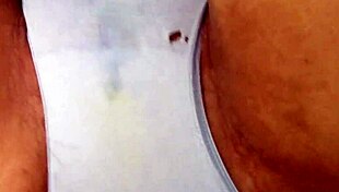 Ehi, guarda la mia ragazza filippina sola con quel gioco di fica stretta!