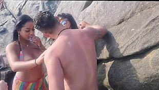 Člověče, bareback orgie na pláži v Rio de Janeiro je divoká