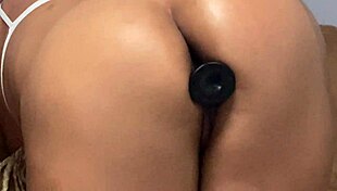 Giovana Bombom Teaches Solo Masturbation With Toys