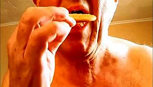 Watch Me Wank Myself Off Onto a Biscuit with Bengeeman