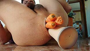 Want to see this gay pasivo taking intense fisting?