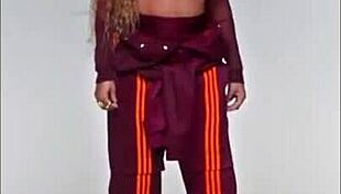 I'm jerking off to Beyonce in her Ivy Park outfit, man it's hot