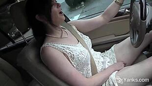 Yanks Babe Savannah Sly Cums With Toys