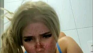 transando no banheiro da minha tia com minha meia irmã loira gostosa