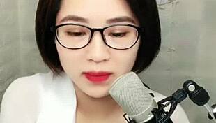 Beautiful webcam model from Korea, live on Uplive