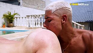 young friends fucking hard on the porch 😈