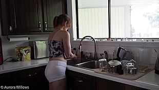 Иза сцене: Ексклузивна лекција 363 са МИЛФ и пријатељем