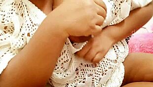 Tamil Sri Lankan IT Professional With Natural Tits Teases Suggestively