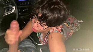 Uber girl pays ride with blowjob after party.