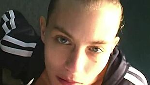 Blonde amateur Mindy shows why she's a porn legend for 30 years.