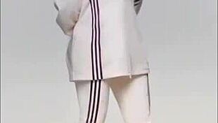 I'm jerking off to Beyonce in her Ivy Park outfit, man it's hot