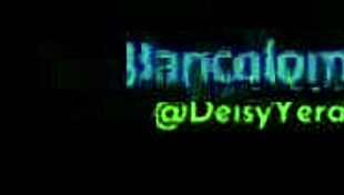 Utendørs ekshibisjonisme i gatene viser puppene og rumpa til ukjente menn deisyyeraldine kjører rundt i byen