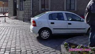 public outdoor peeing in extreme setting