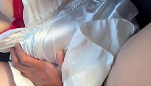 Pinay Agrees To Fuck In Car!