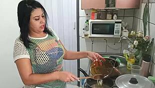 is sarah rosa's big tits bouncing while she cooks that sexy macaroni?