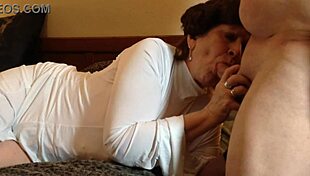 Granny Princess Leia Sucking Deepthroat Solo With Moaning Amateurs