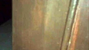 Omule, Daniela e tristă dar piticul substitut o fute bine