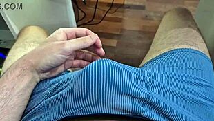 i jerk my big twink cock and cum so tasty