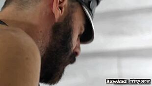 Horny gay bear, wanna bang my otter ass?