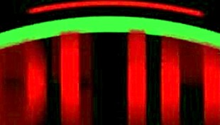 La salope autrichienne Vienna Black fait une gorge profonde sur une bite monstre avec ses gros seins.