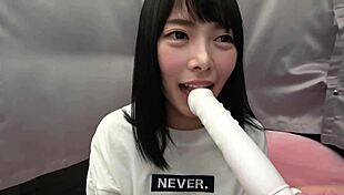 Hentai girl craves deepthroat and handjob cumshot