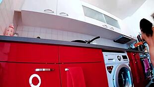 i love watching that oiled booty bouncing so hard.