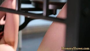 Gorgeous Stepmom Gets Licked by Teen Beauty 😍