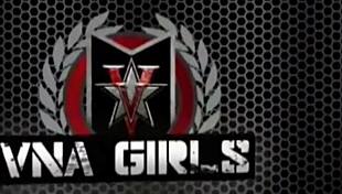 Handjob hottie jerks off in latex