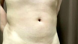 Shaved pussy and cock on display 😏