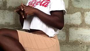 Tips for Avoiding Body Odor in Short Skirts