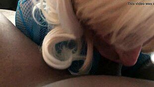 Tiffany, kamu mau nyedot kontol BBC gede itu atau gimana?