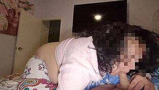 زوجة شابة سمينة تنيك في ميشناري، أفرك زبي على كسها السمين في المنزل